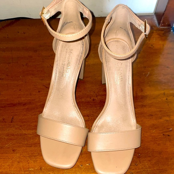 Nude heels - Picture 1 of 4